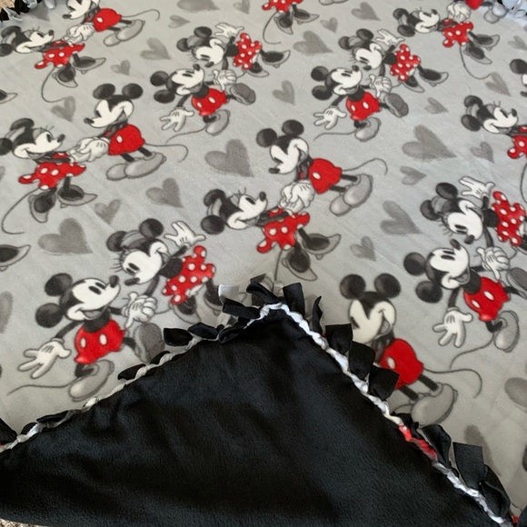 Blanket & Throw - Picture 4 of 4